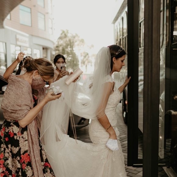 Tara Lauren Isolde - Picture 2 of 5